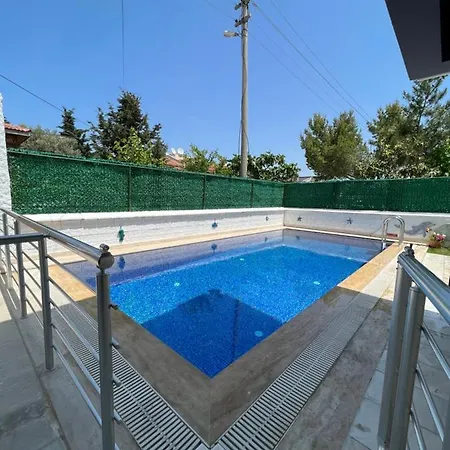 Villa Alacati Renovated With Large Pool Çeşme