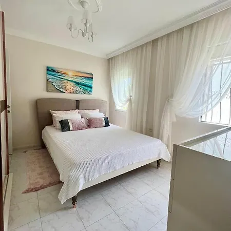 Villa Alacati Renovated With Large Pool Çeşme