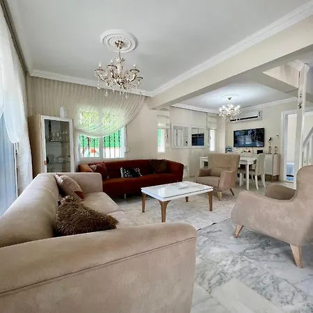 Alacati Renovated With Large Pool Villa Çeşme